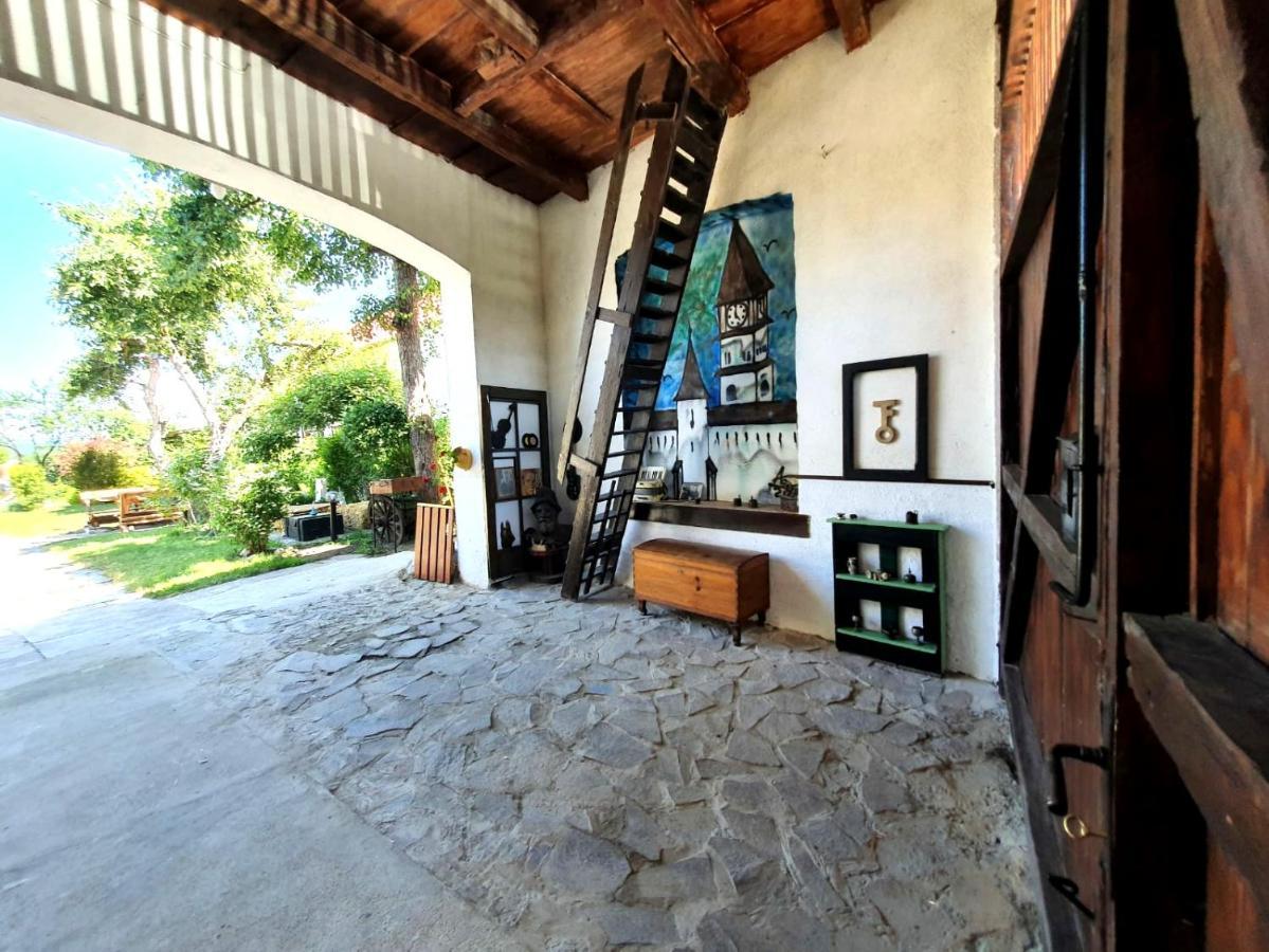 Casa Din Coltul Cetatii Villa Harman Exterior photo